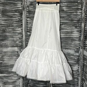 Womens White  Ankle Length Petticoat Size 10 or Small/Medium